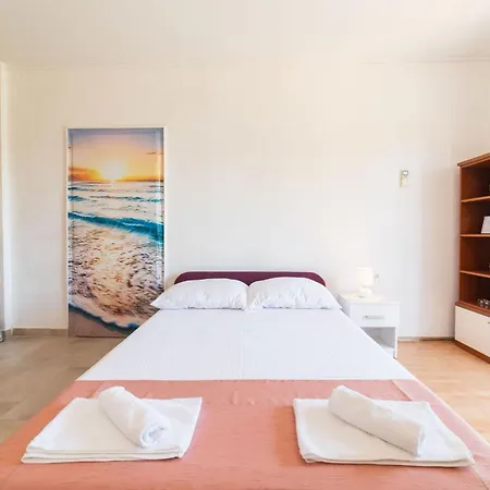 Tranquil And Stylish Kastel Novi Kastela