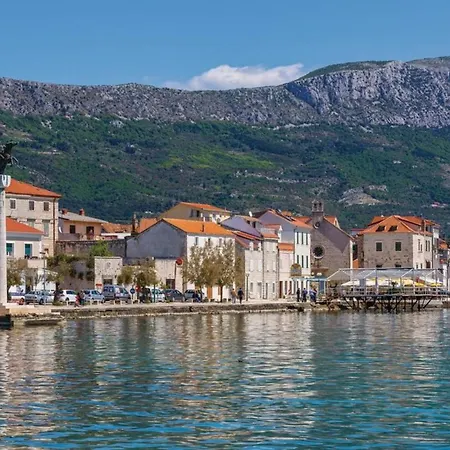 Tranquil And Stylish Kastel Novi Apartment Kastela