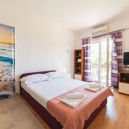 Tranquil And Stylish Kastel Novi Apartment *