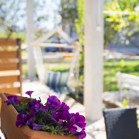 Tranquil And Stylish Kastel Novi Apartment Kastela