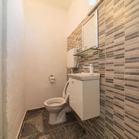 Tranquil And Stylish Kastel Novi Apartment