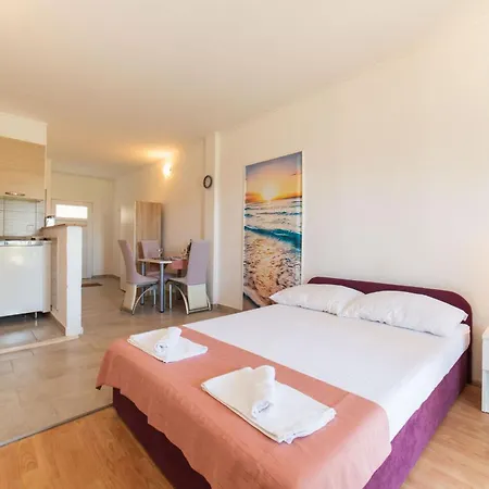 Apartment Tranquil And Stylish Kastel Novi Kastela