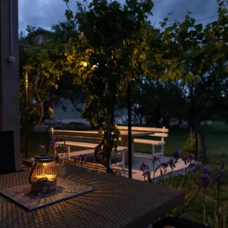 Tranquil And Stylish Kastel Novi Apartment Kastela
